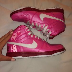 Pink Nike’s